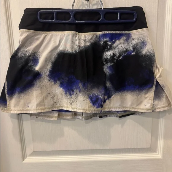 Lululemon skort size 4 - Picture 5 of 6